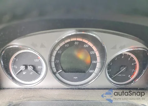 2009 Mercedes-Benz C 300 z USA, uszkodzony, nr VIN WDDGF54X99R048953